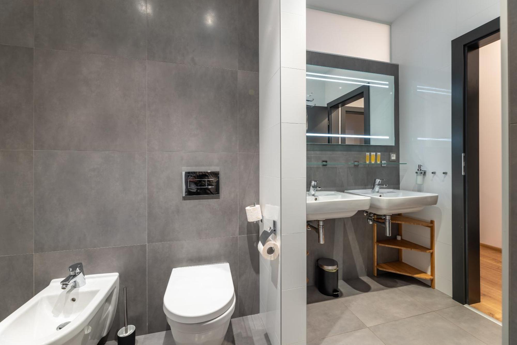 Peaceful & Cozy Living In Vysehrad With A Balcony Apartment *