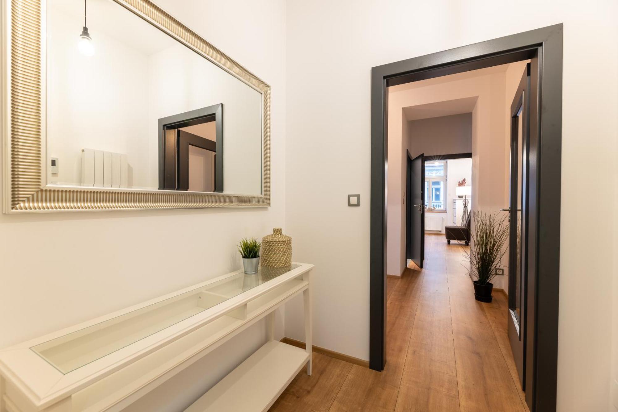 Apartment Peaceful & Cozy Living In Vysehrad With A Balcony Prague