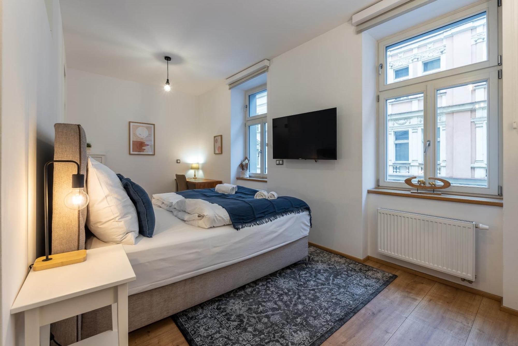 Peaceful & Cozy Living In Vysehrad With A Balcony Apartment *