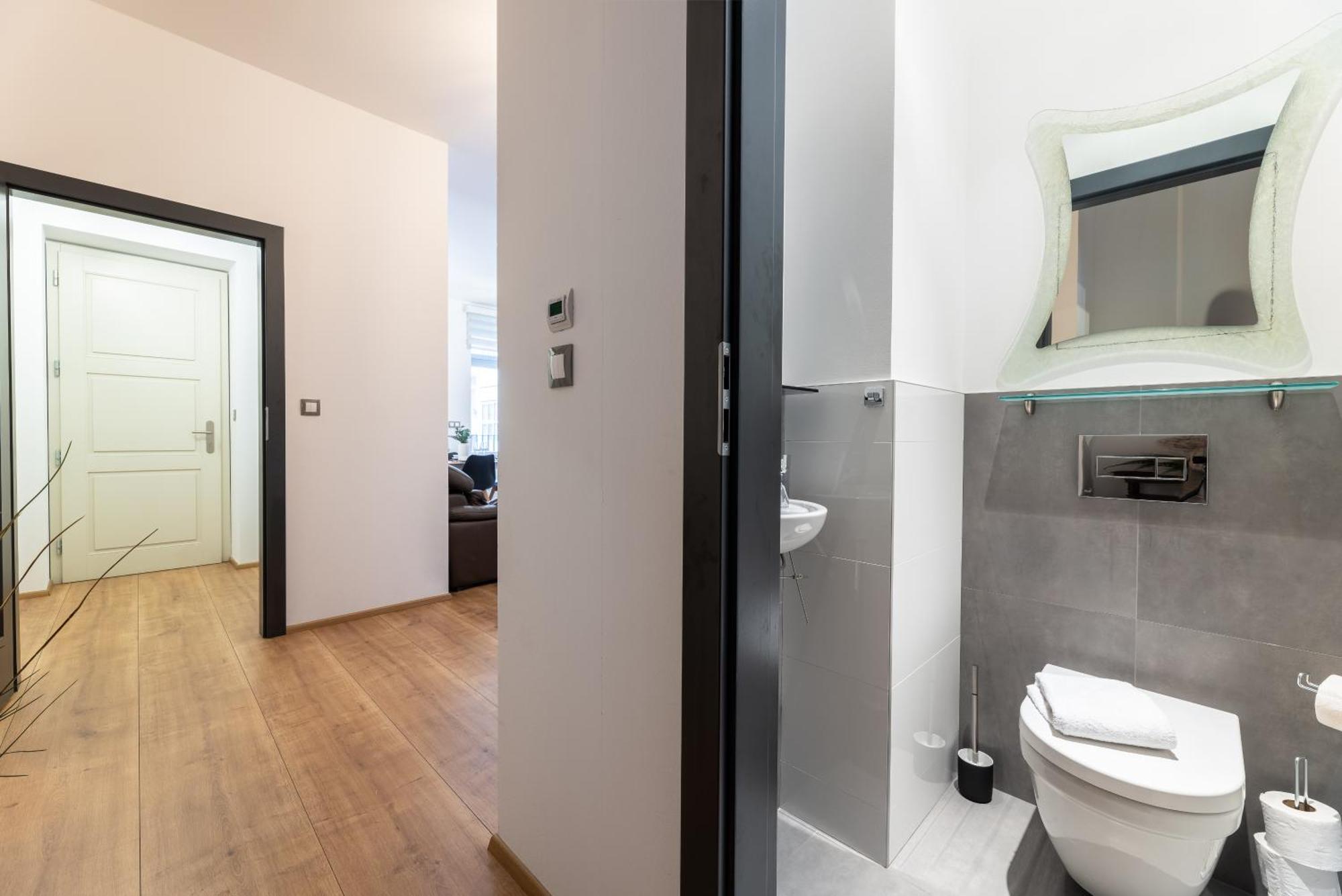 Peaceful & Cozy Living In Vysehrad With A Balcony Apartment Prague